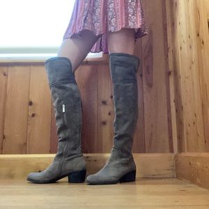 Vince Camuto Suede Knee High Boots 9 medium
